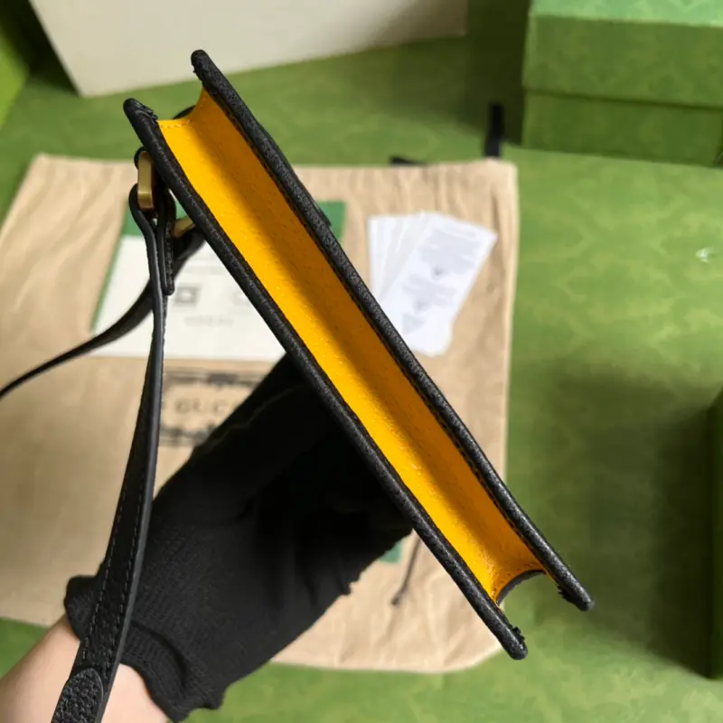 702203 CM 2 High-Quality Bags - Image 7