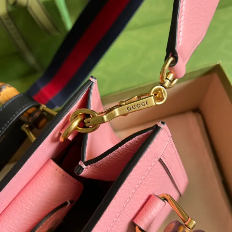 702732 CM 4 High-Quality Bags - Image 7