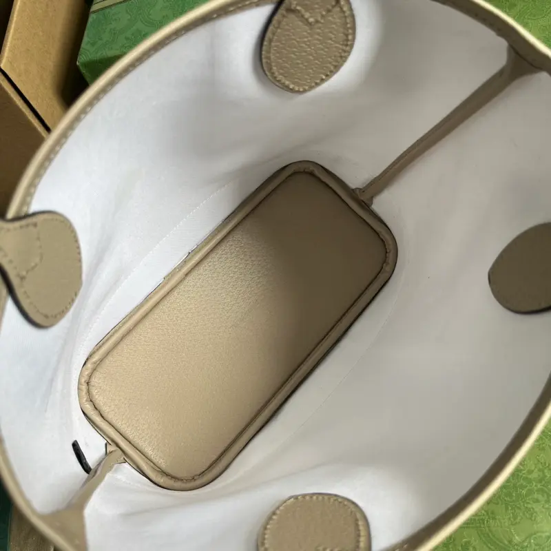 726762 CM 1 High-Quality Bags - Image 7