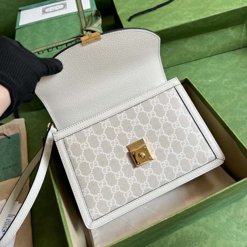 651055 CM 4 High-Quality Bags - Image 7