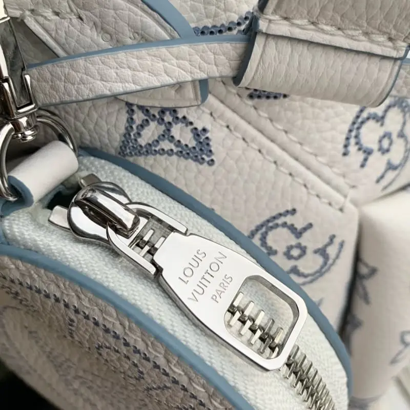 M11736 19x22x14cm High Quality Bags - Image 7