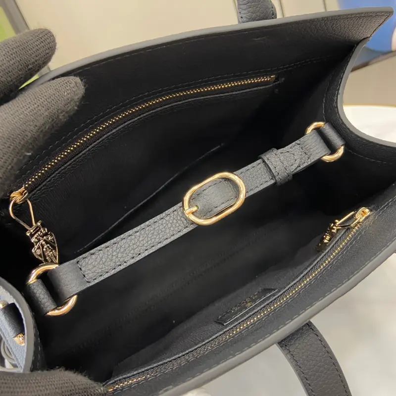 806205 CM 1 High-Quality Bags - Image 7