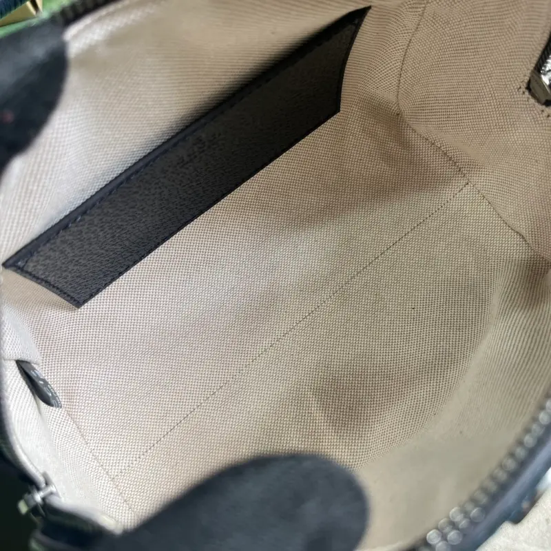 772053 CM 4 High-Quality Bags - Image 7