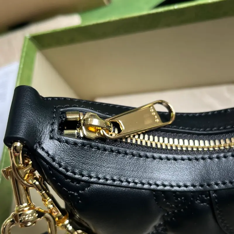 739736 CM 4 High-Quality Bags - Image 7