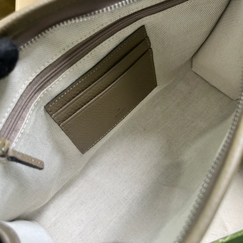 739490 CM 4 High-Quality Bags - Image 7