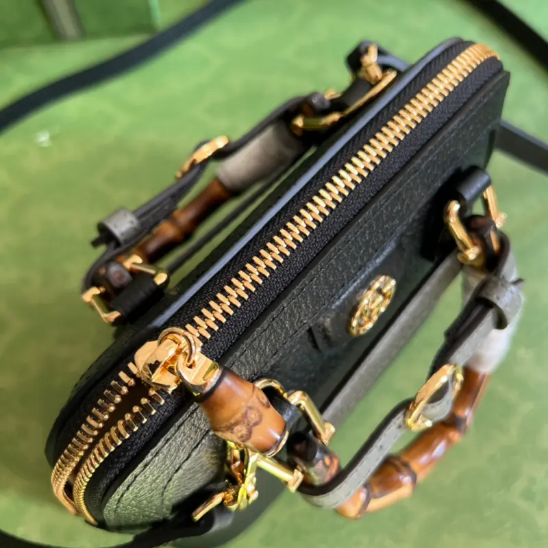 715775 CM 1 High-Quality Bags - Image 7