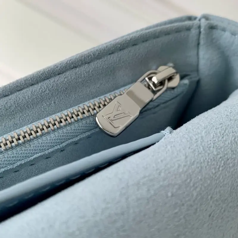 M83637 23.5x12x4.3cm High Quality Bags - Image 7