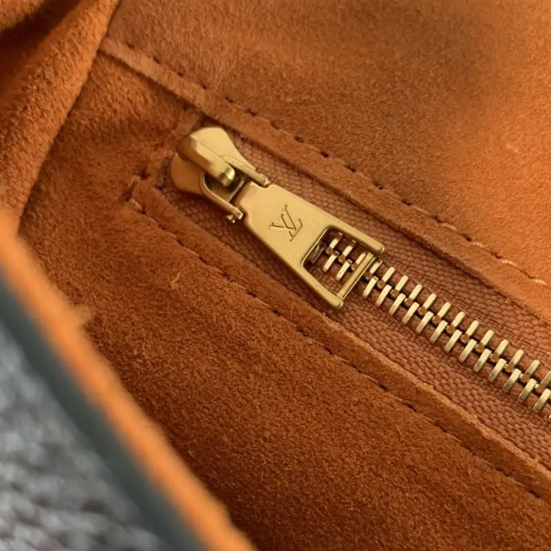 M24639 Black 27x19x9cm High Quality Bags - Image 7