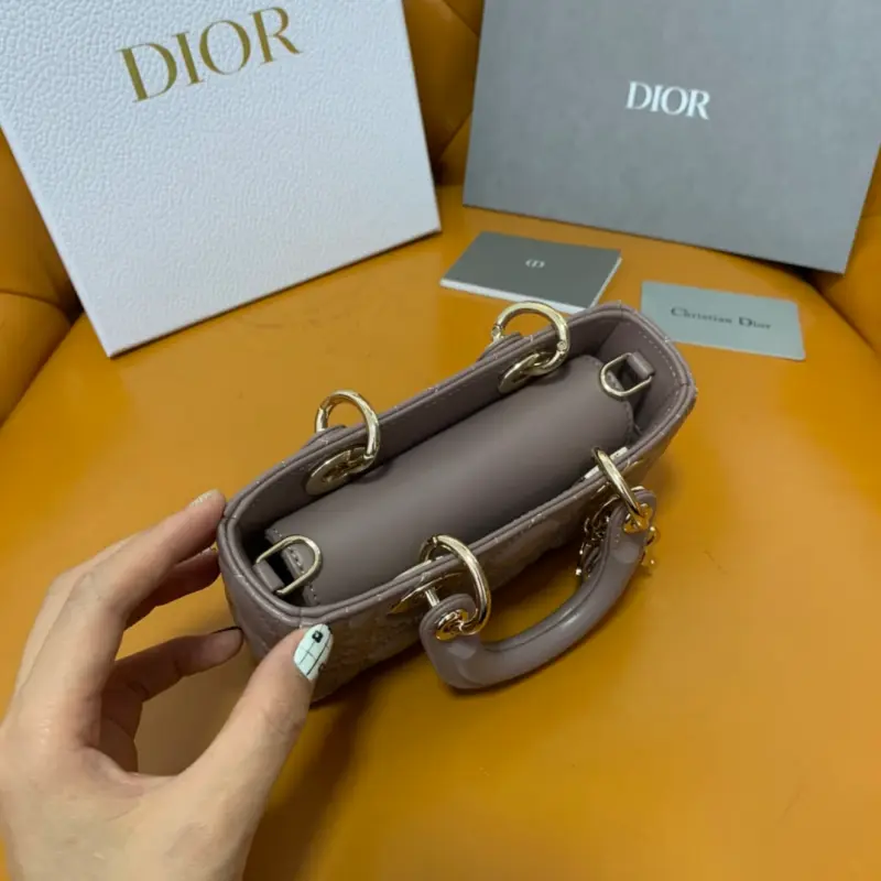 ML23 4 High Quality Bags - Image 6