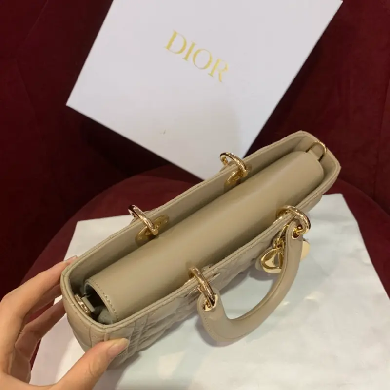 ML16 2 High Quality Bags - Image 6