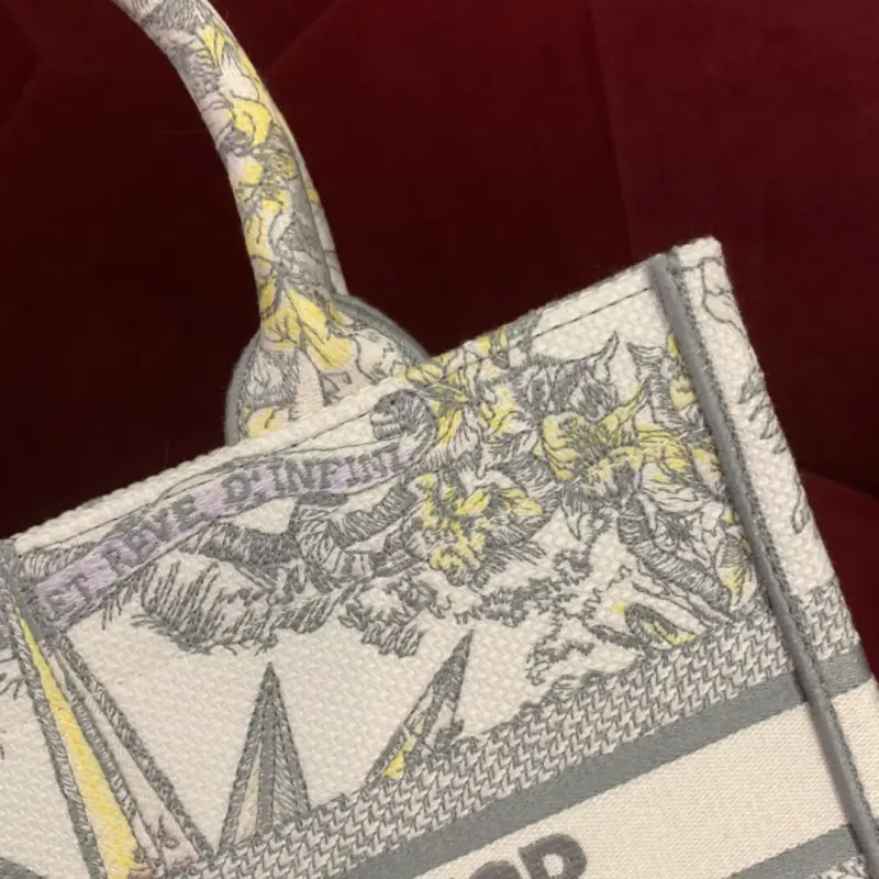 ML192 2 High Quality Bags - Image 6