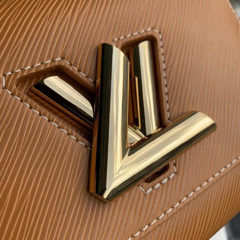 M24765 White 23x17x9.5cm High Quality Bags - Image 6