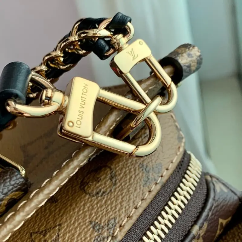 M14236 13x10x25cm High Quality Bags - Image 6