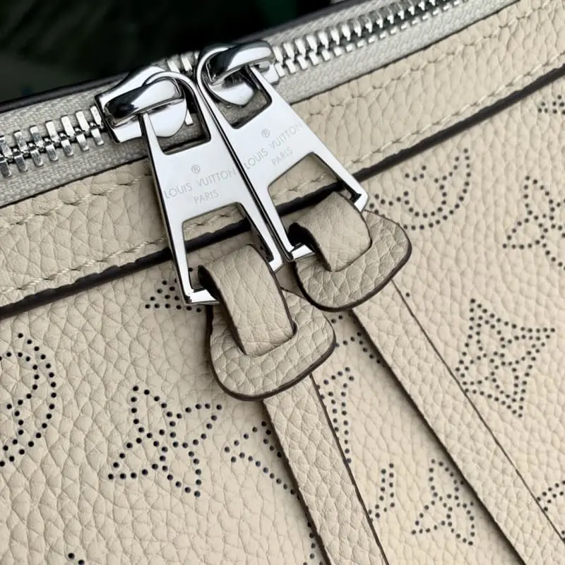 M24114 29x18x13cm High Quality Bags - Image 6