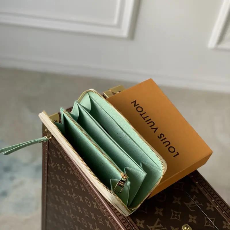 M69794 S3 19x10.5x2.5cm High Quality Bags - Image 6