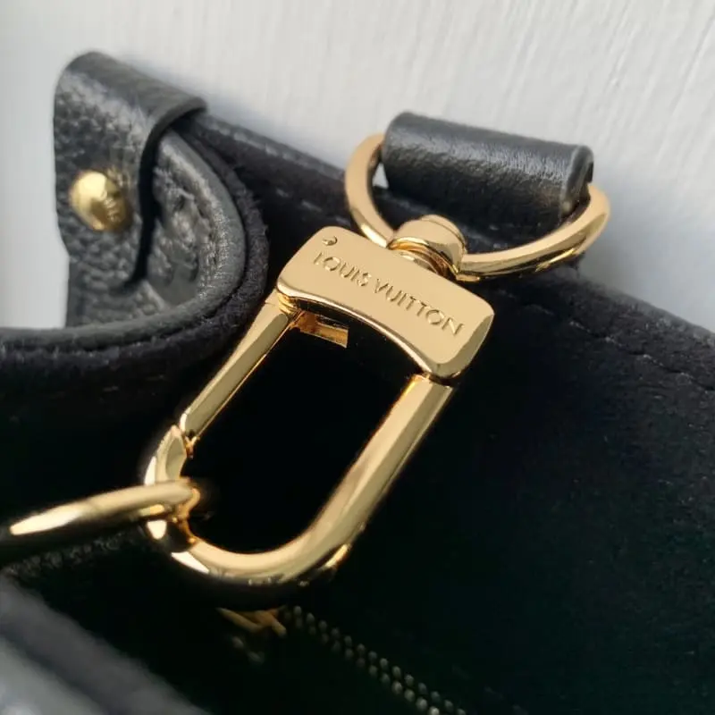 M46733 25x19x11.5cm High Quality Bags - Image 6