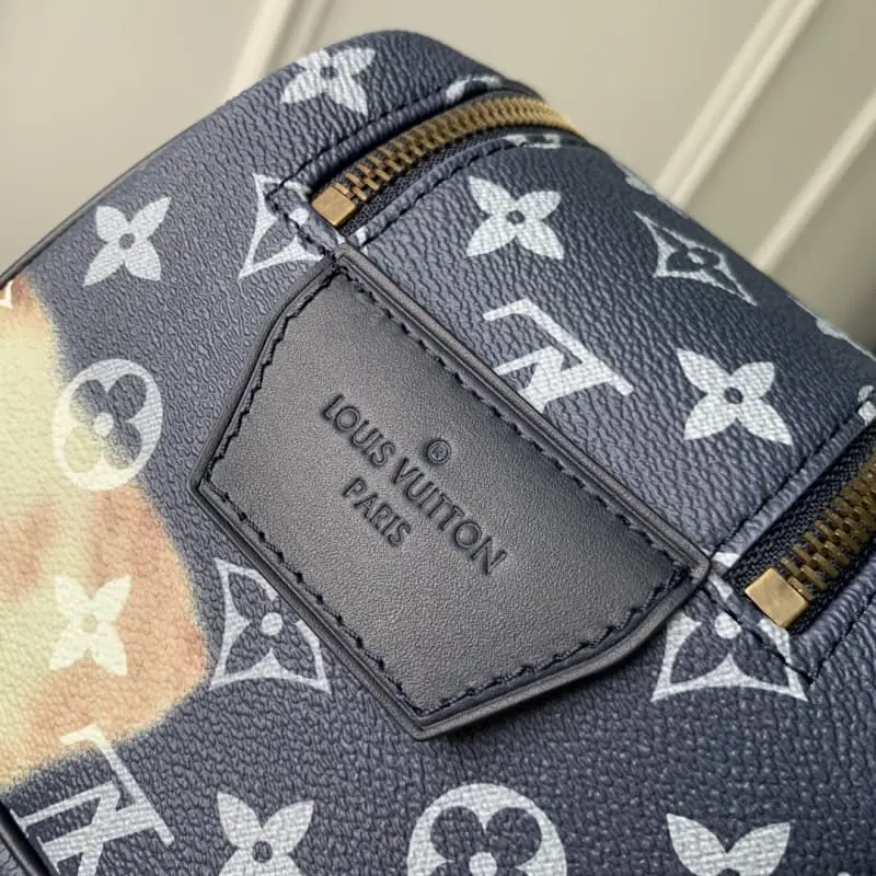 M46696 Flame 28x15x16.5cm High Quality Bags - Image 4