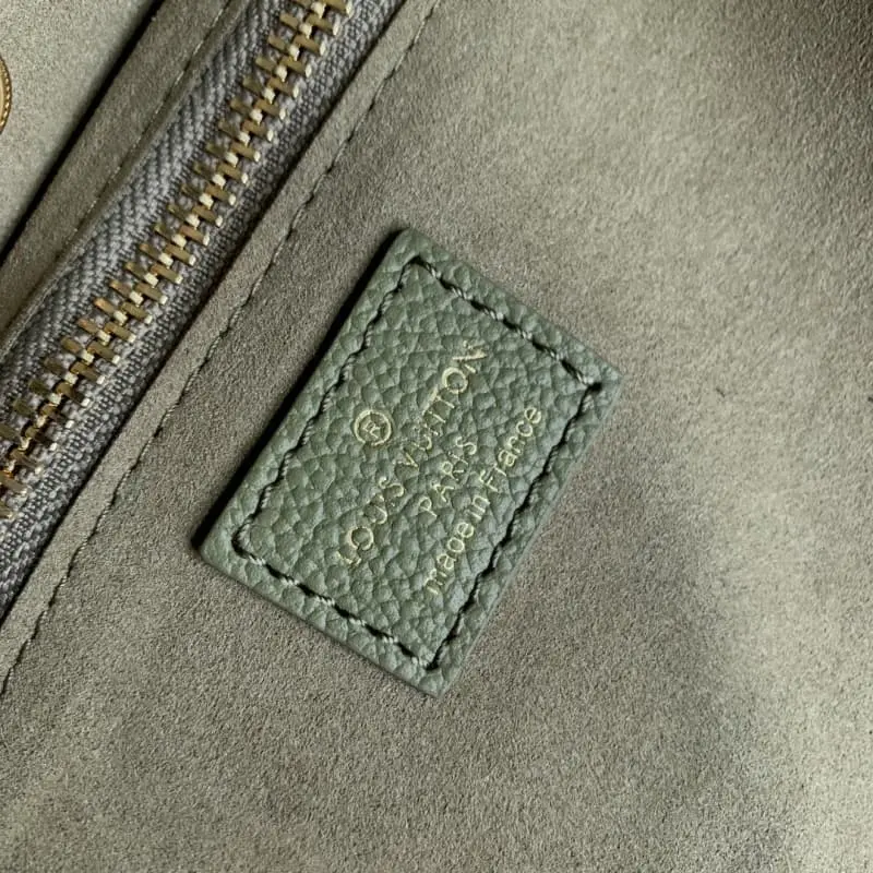 M46649 31x28x14cm High Quality Bags - Image 6