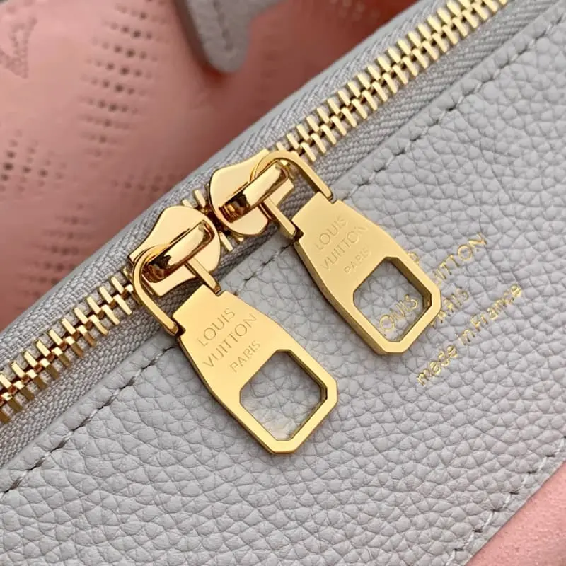 M13838 23x13x32cm High Quality Bags - Image 6