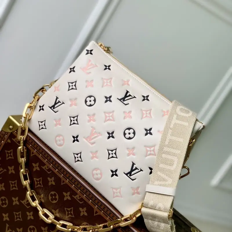 M22954 White 26x20x12cm High Quality Bags - Image 6