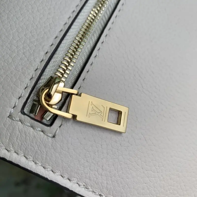 M22190 Pink and white 22.5x17x5.5cm High Quality Bags - Image 6