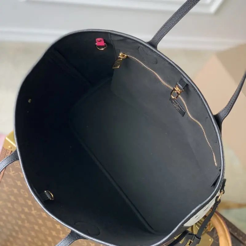 M46103 31x28x14cm High Quality Bags - Image 5