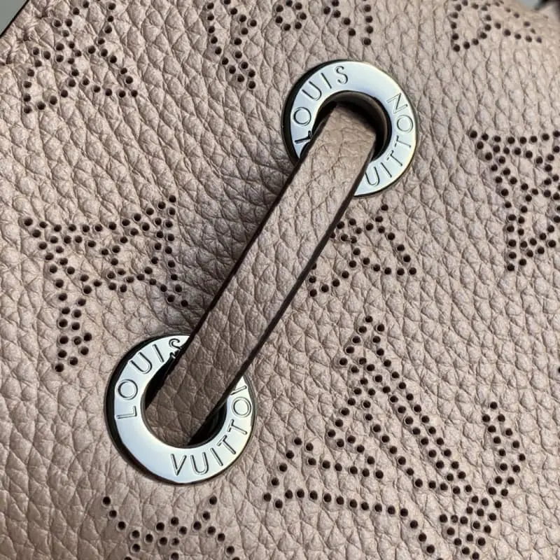 M58792 Shell powder 19x22x14cm High Quality Bags - Image 5