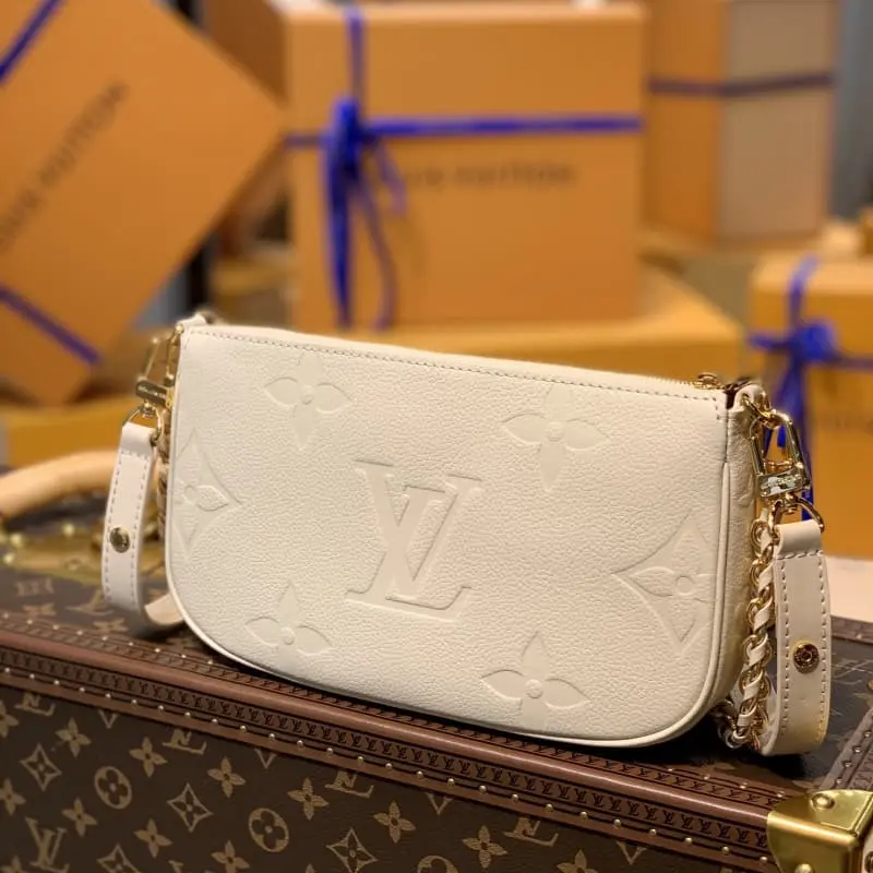 M80447 White 24x13.5x4cm High Quality Bags - Image 5