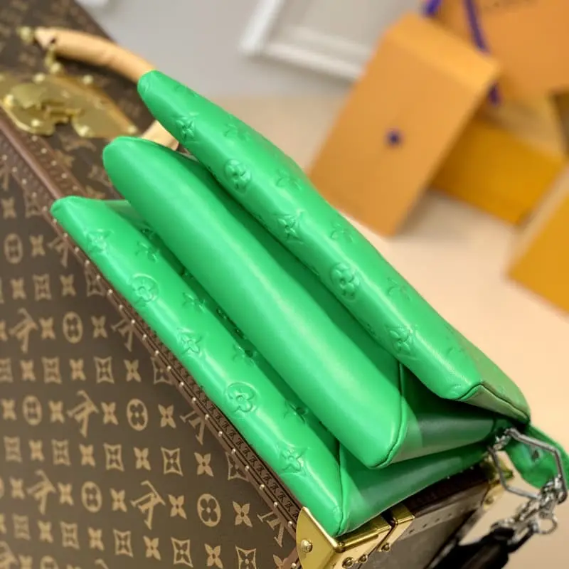 M57936 26x20x12cm High Quality Bags - Image 6