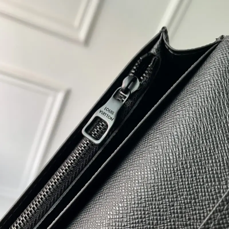 M81846 Graffiti Red 10x19x2cm High Quality Bags - Image 6