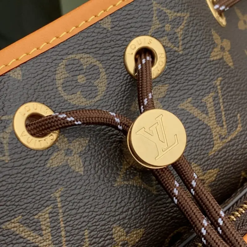 M14017 24x16x22cm High Quality Bags - Image 6