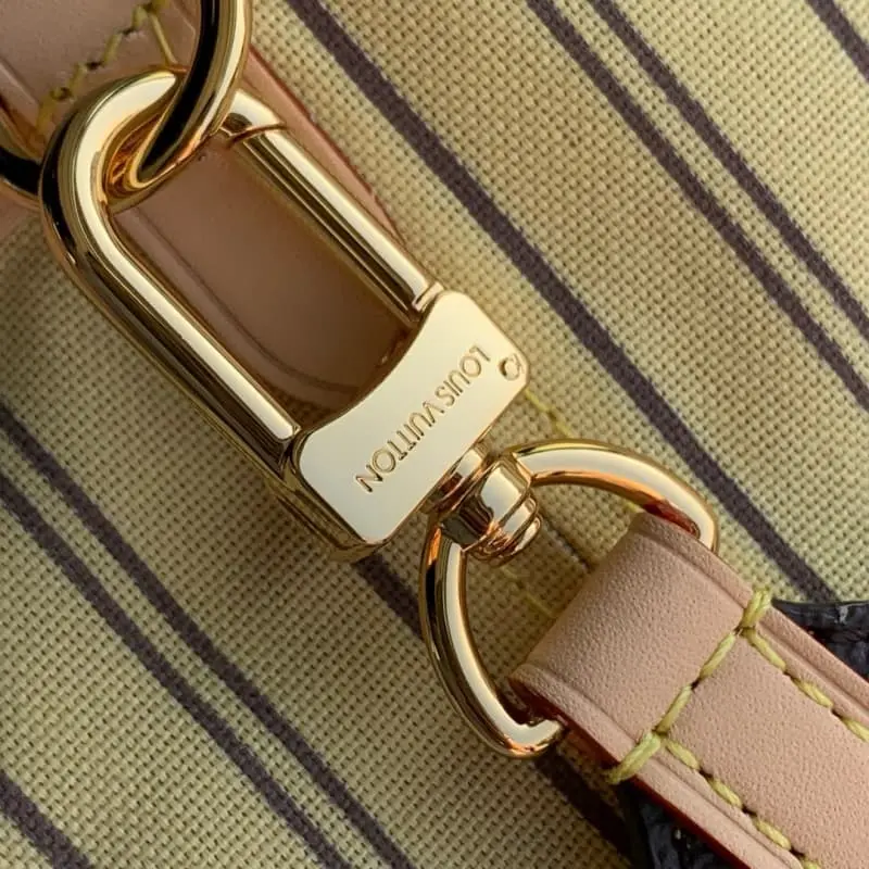 M11948 32x19x39cm High Quality Bags - Image 6