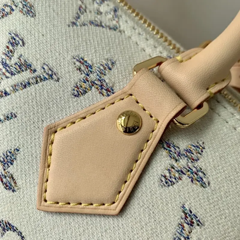 M24709 20.5x13.5x12cm High Quality Bags - Image 6