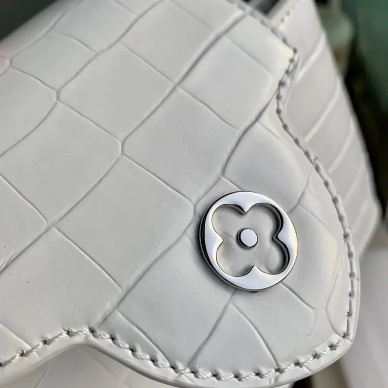 M48865 WhiteMini 21x14x8cm High Quality Bags - Image 6