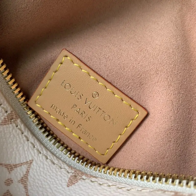 M46907 White Flower 21x14x6cm High Quality Bags - Image 6