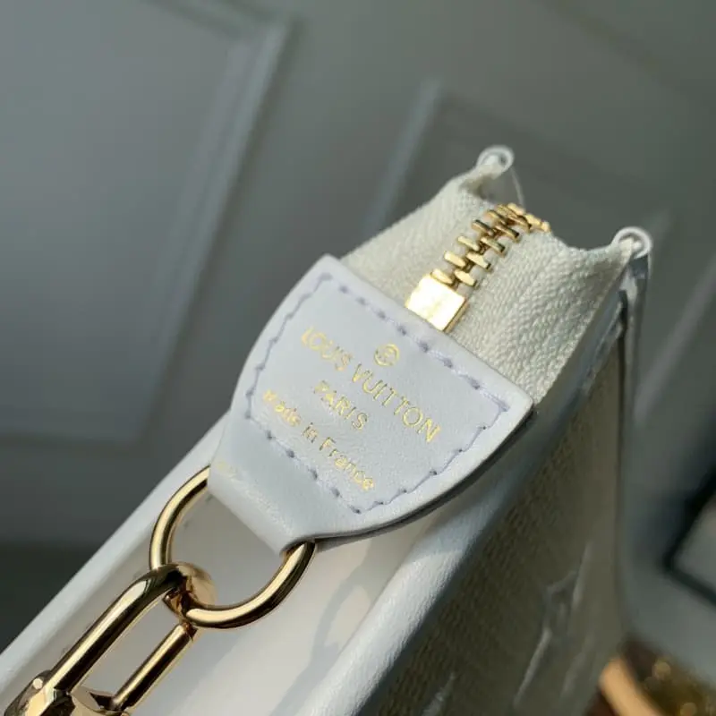 M82521 White 25x20x5.5cm High Quality Bags - Image 6