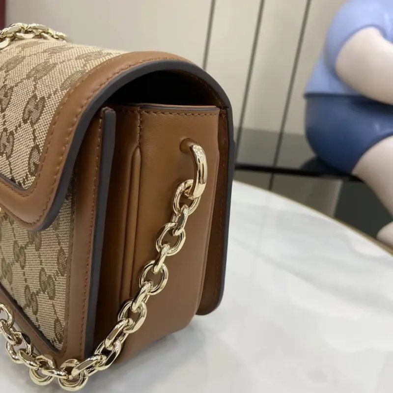 826761 CM 3 High-Quality Bags - Image 6