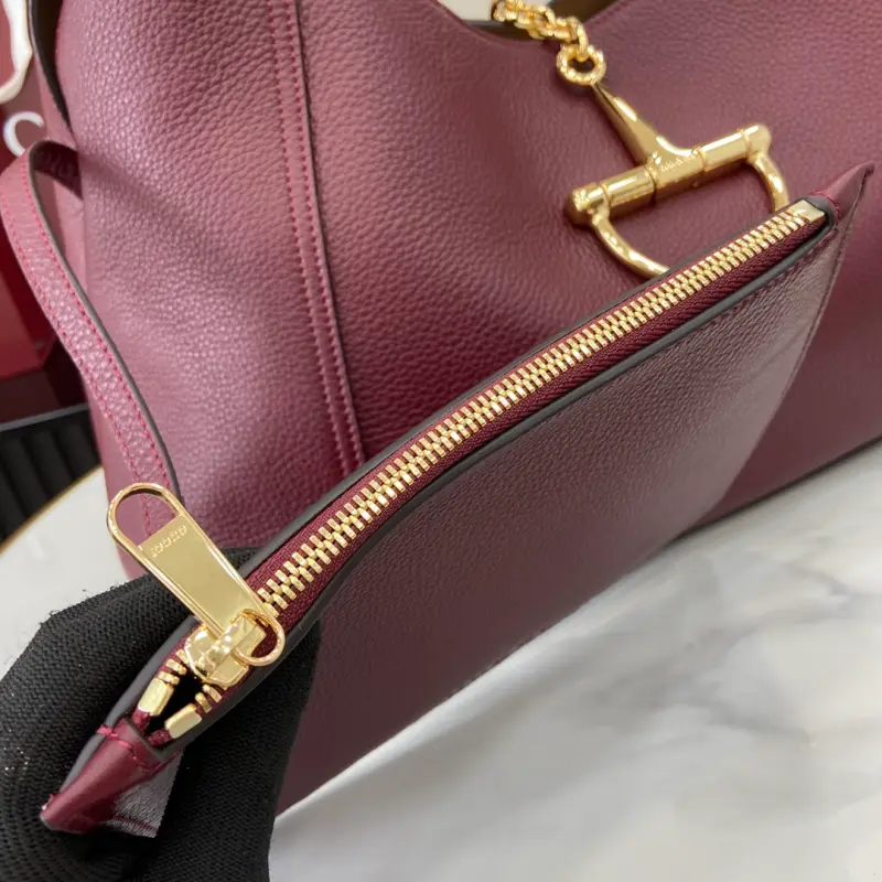 837466 CM 4 High-Quality Bags - Image 6