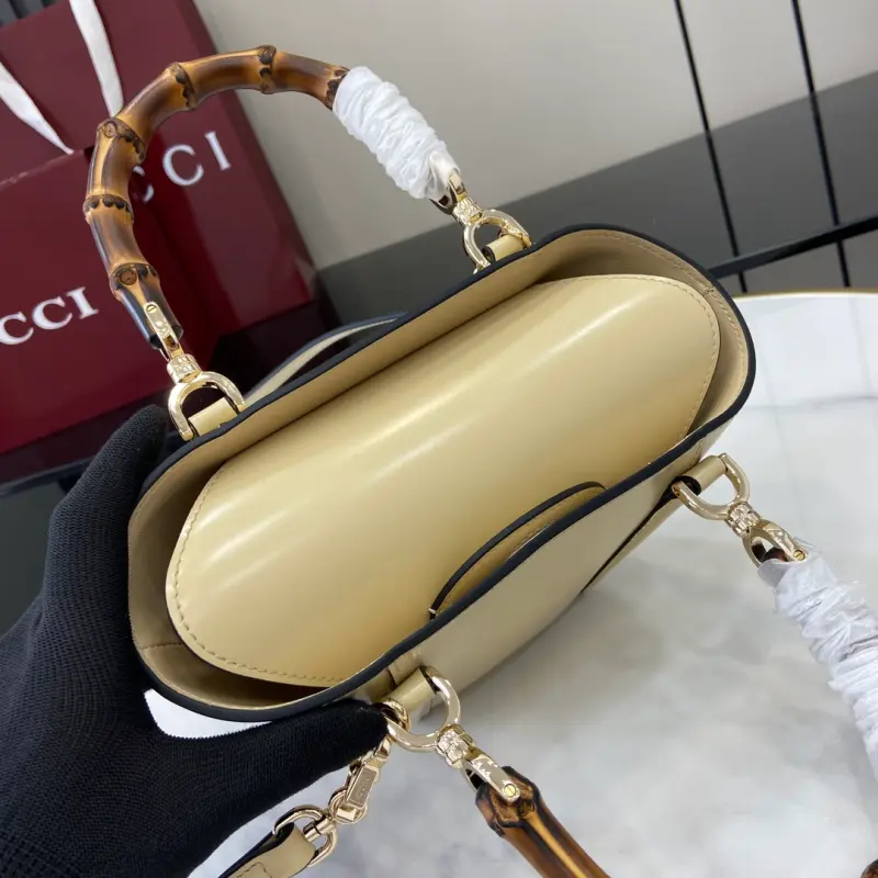 805832 CM 1 High-Quality Bags - Image 8