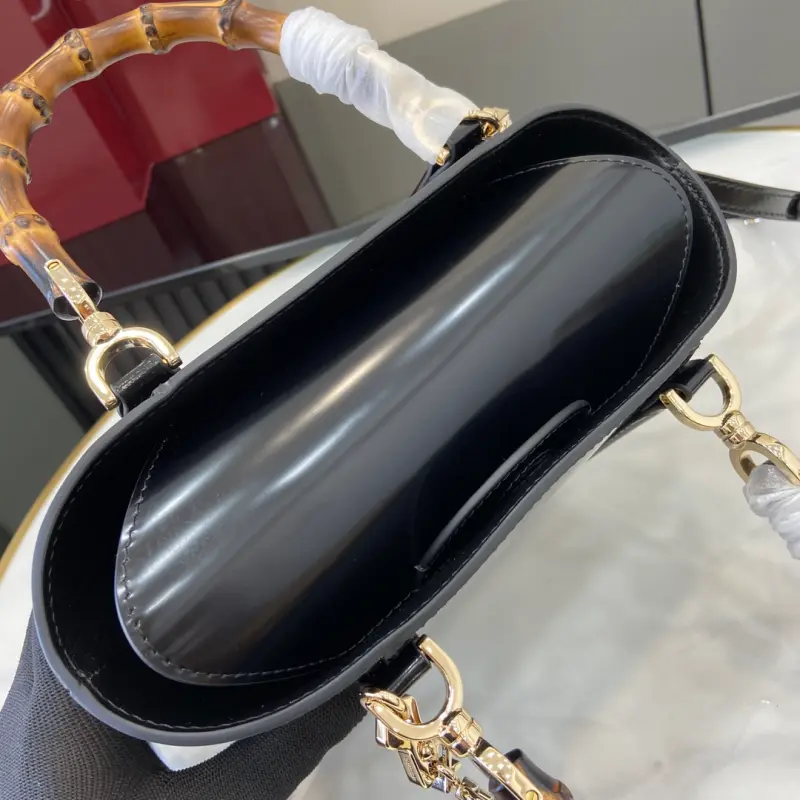 805832 CM 2 High-Quality Bags - Image 7