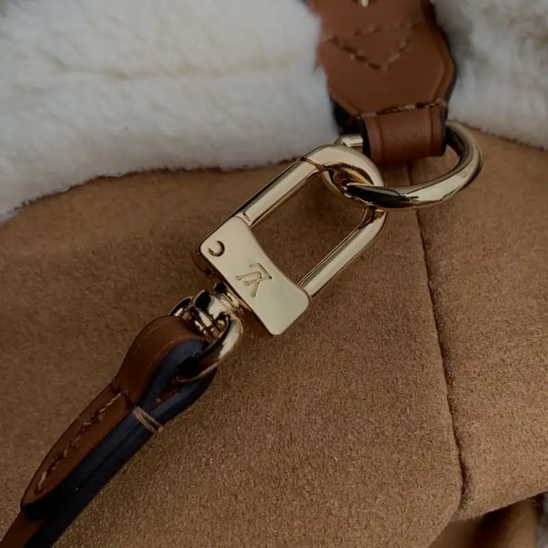 M11843 24x12x29cm High Quality Bags - Image 6