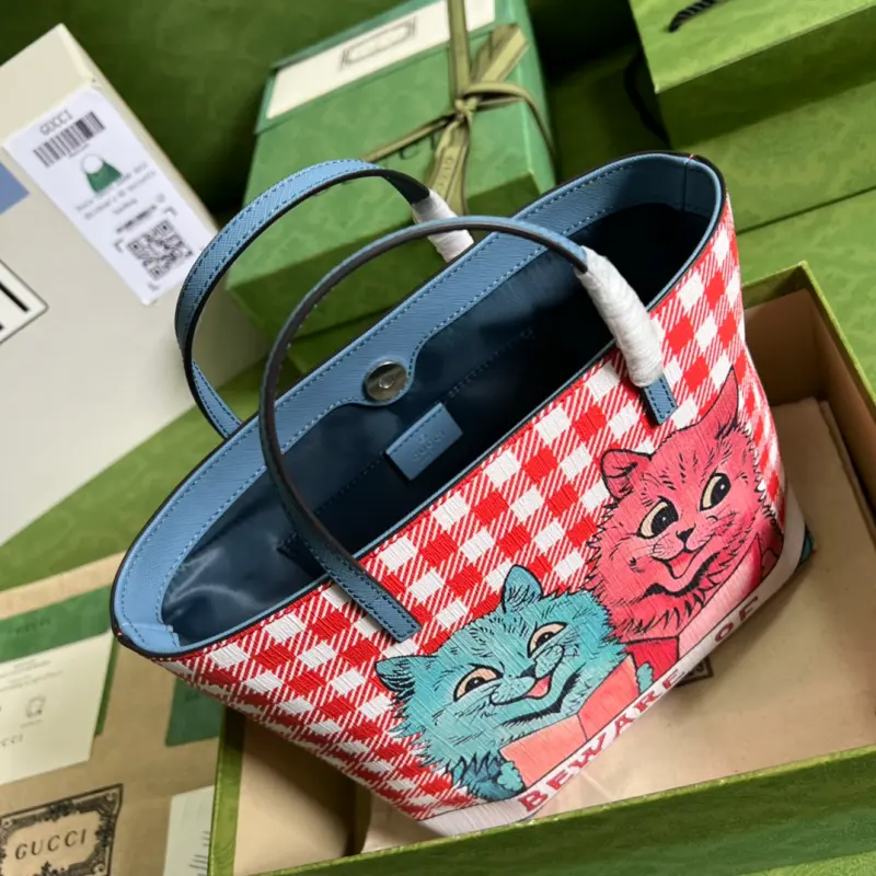 410812 CM 4 High-Quality Bags - Image 6