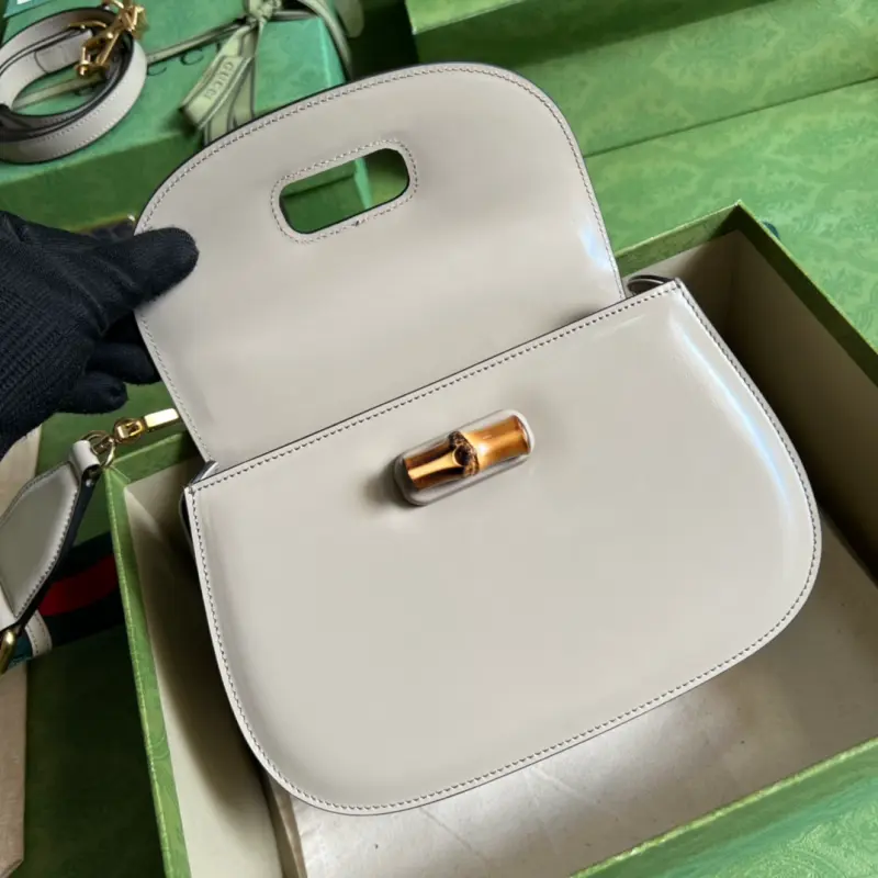 675797 CM 17 High-Quality Bags - Image 6