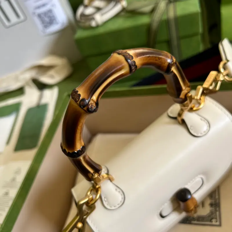 686864 CM 9 High-Quality Bags - Image 6