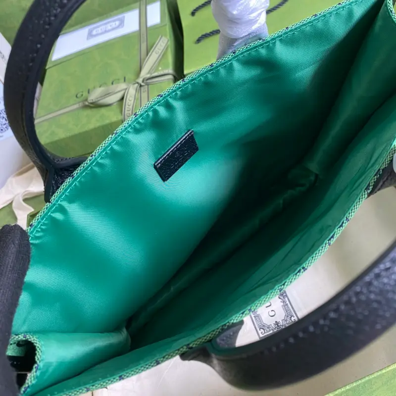 550763 CM 7 High-Quality Bags - Image 6