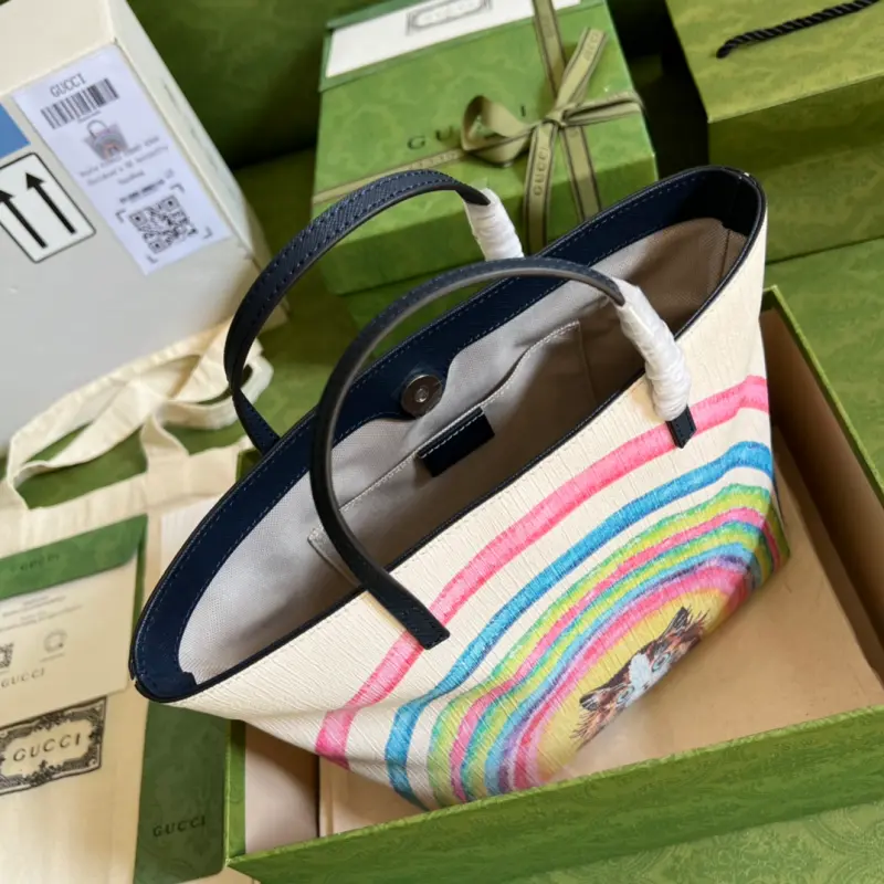 410812 CM 7 High-Quality Bags - Image 6