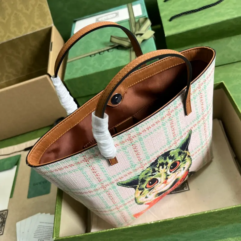 410812 CM 11 High-Quality Bags - Image 6