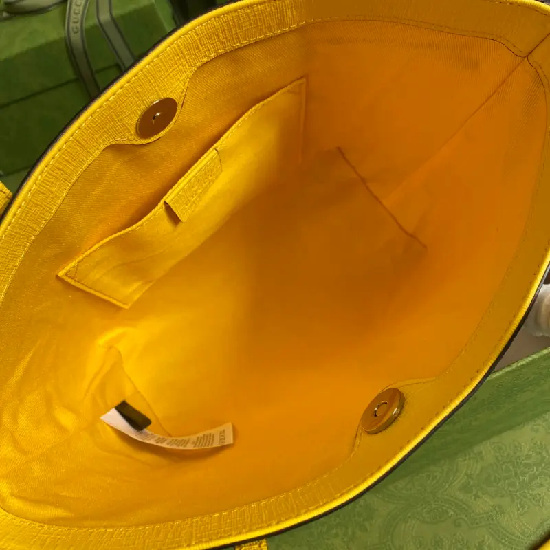 410812 CM 13 High-Quality Bags - Image 6