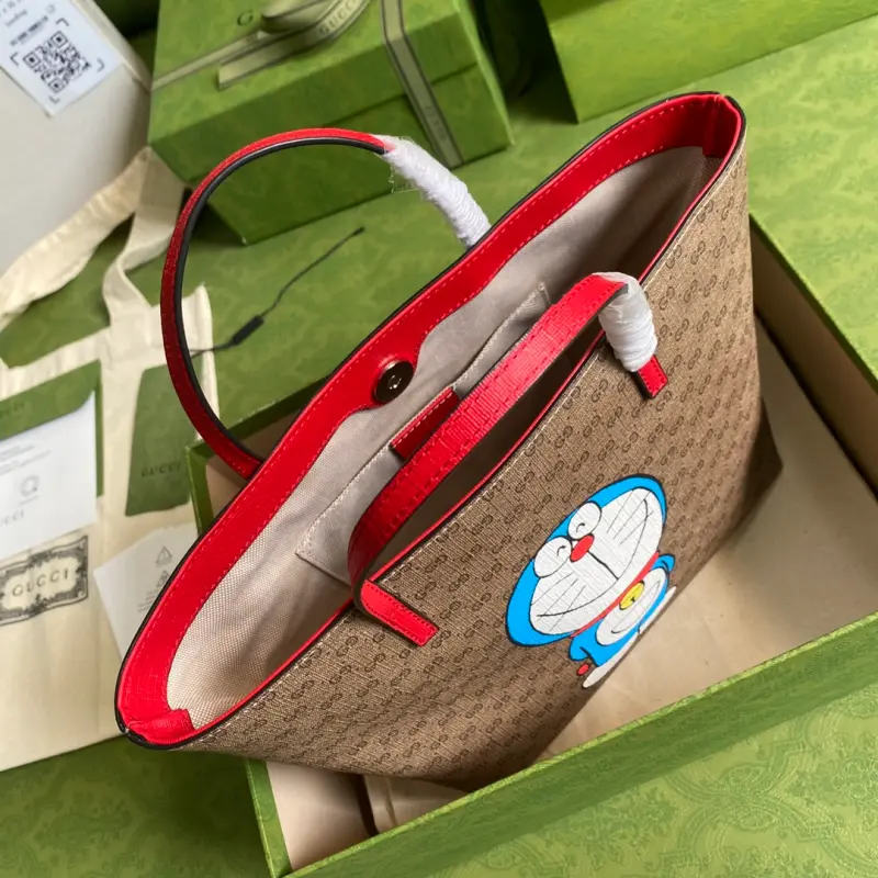 410812 CM 18 High-Quality Bags - Image 6