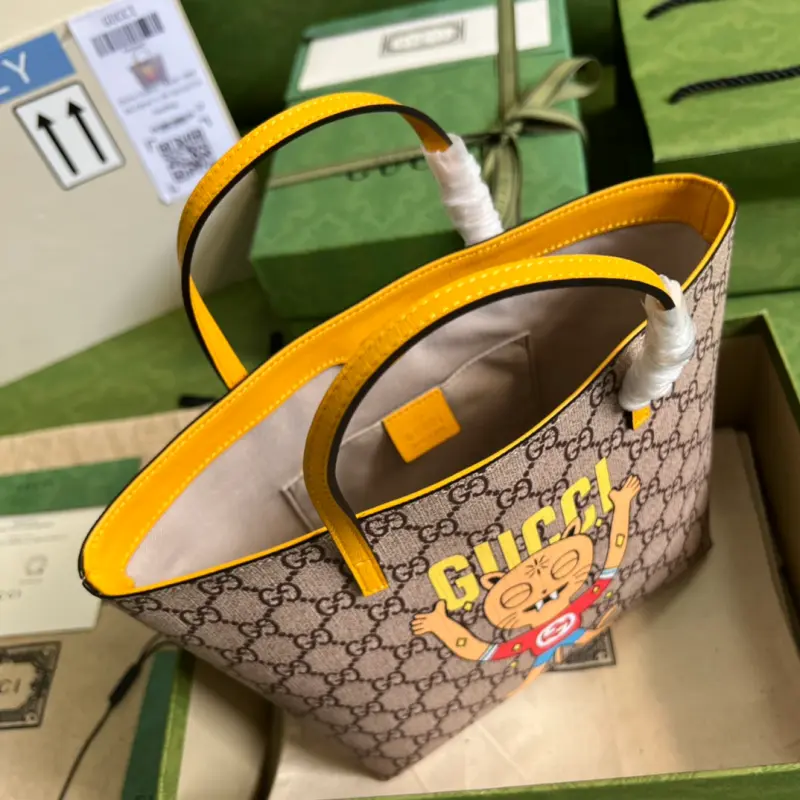 410812 CM 26 High-Quality Bags - Image 6